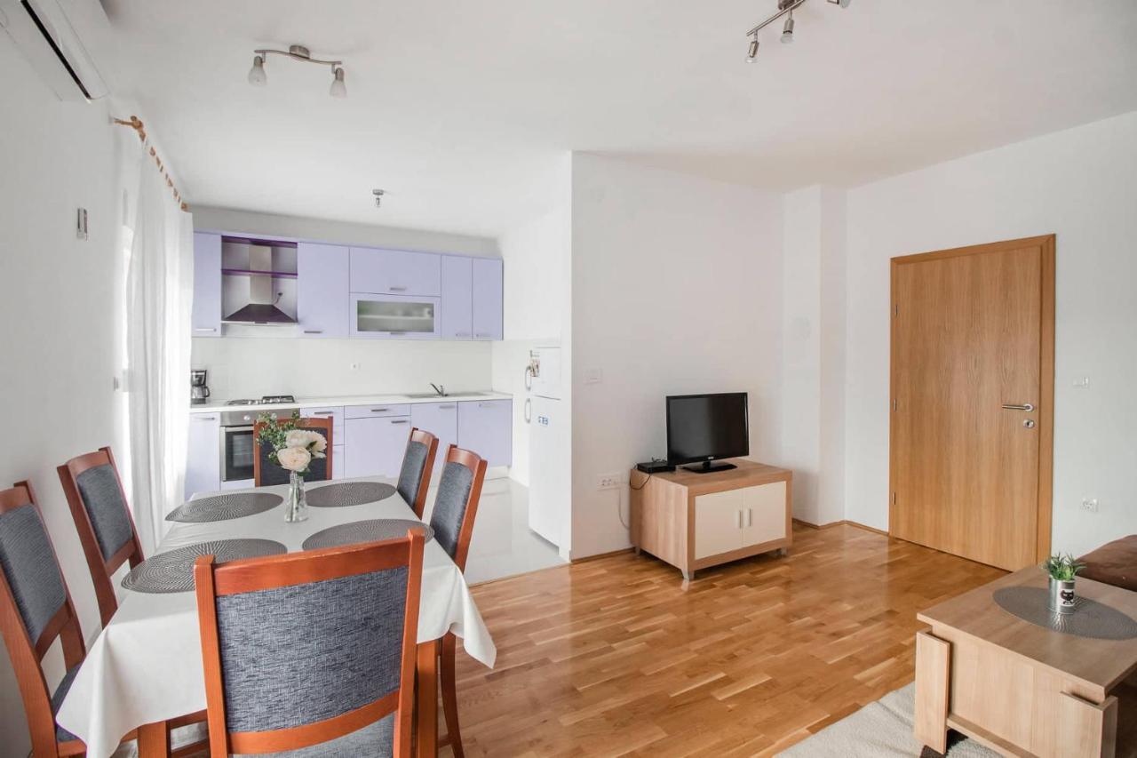 Blue Mate Apartment บาร์บินเย ภายนอก รูปภาพ